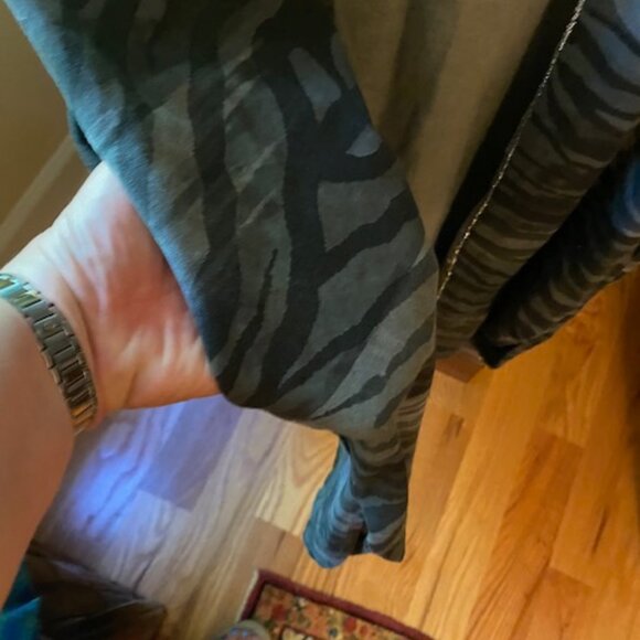 NWT Tempo Paris Zebra Lightweight Duster Topper Cardigan Hoodie Made in Italy L - Picture 6 of 7